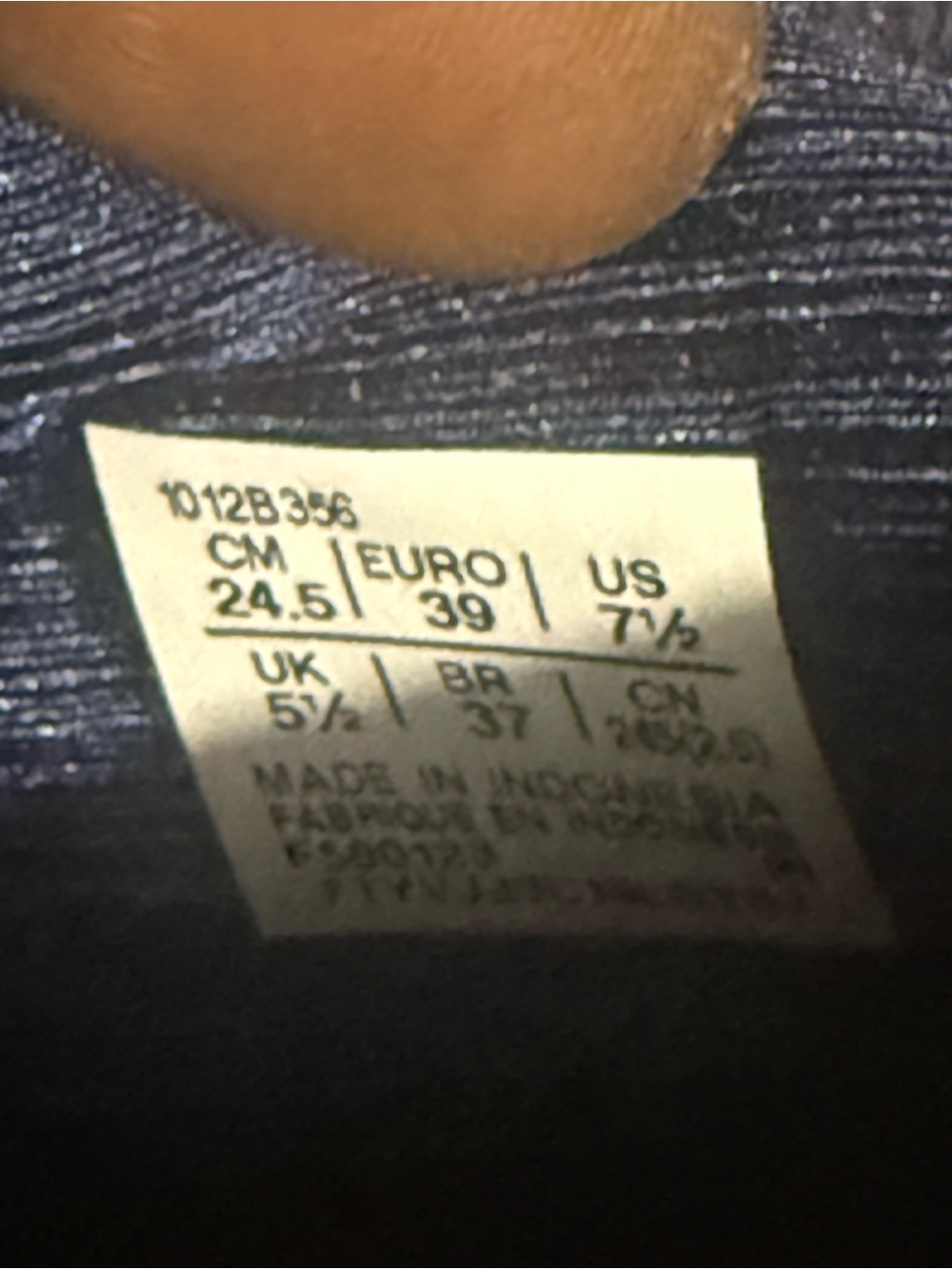 Women’s ASICS Gel Nimbus 25 sneakers. Worn a few times. - Picture 7 of 7